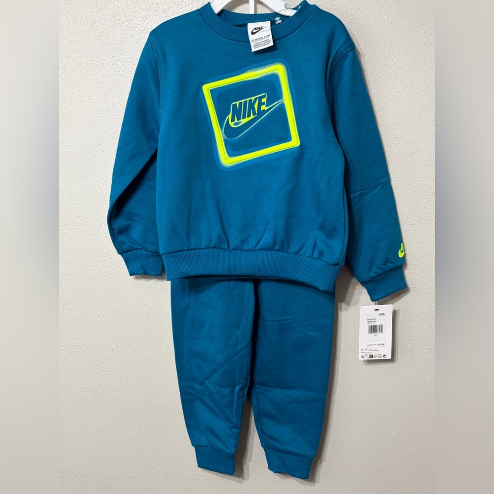 Nike‎ Boys Teal and Yellow Kids Tracksuit